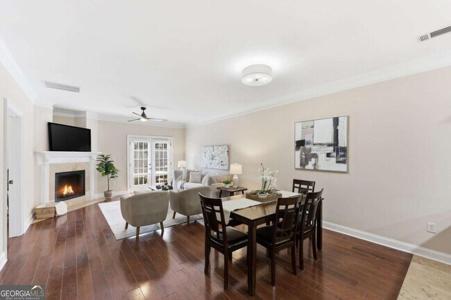 Foto del edificio - 2826 Fox Wood Ln