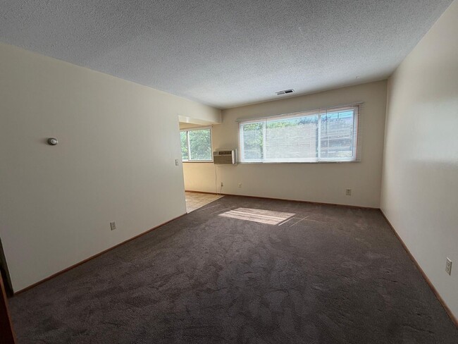 Building Photo - 4819 Azelia Ave N