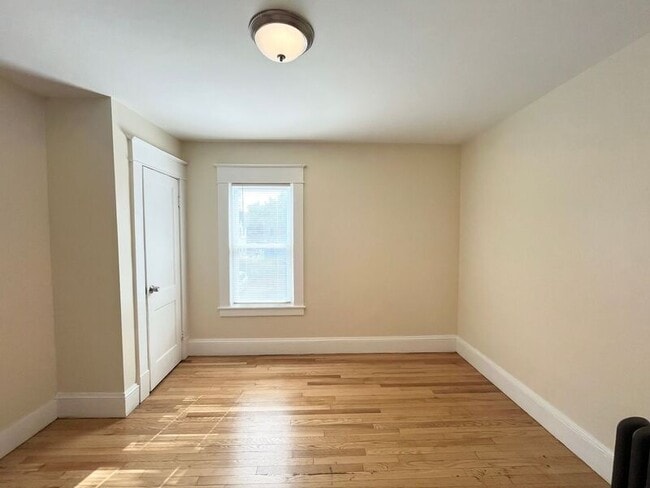 Foto del edificio - 216 Oak Grove Ave