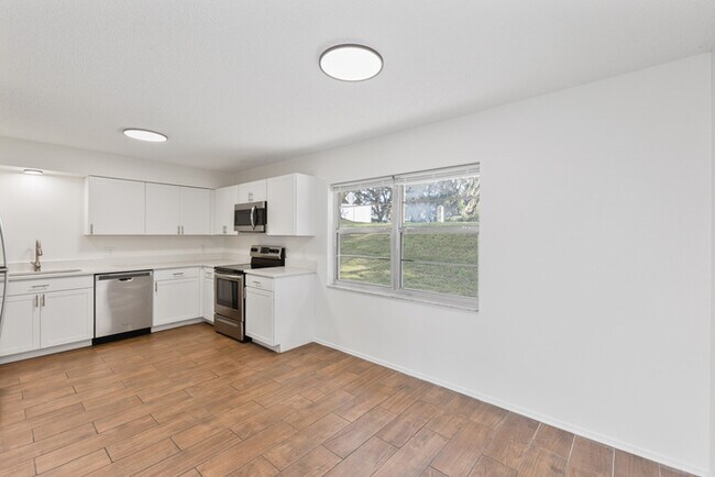 Foto del edificio - 1238 Padgett Cir