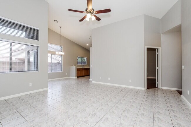 Foto del edificio - 14510 N 87th Ave