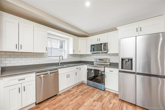 Building Photo - 22011 139th Ave Unit 2
