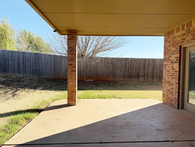 Building Photo - 17040 Hardwood Pl