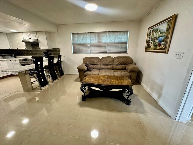 Foto del edificio - 6268 US-441