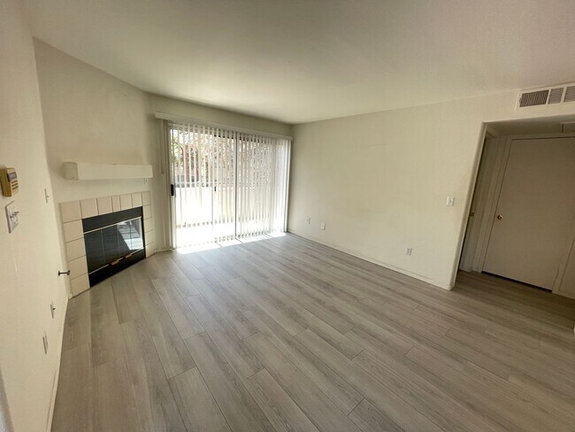 Building Photo - Awesome one bedroom one bath condo