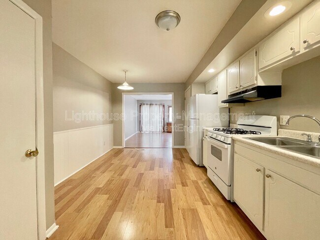 Foto del edificio - 1054 Royal Oak St SW
