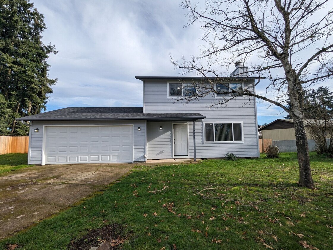 Foto principal - 3-Bedroom, 1.5-Bath Home in a Cul-De-Sac I...
