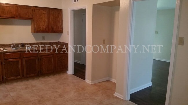 Foto del edificio - 3862 Windcrest Rd