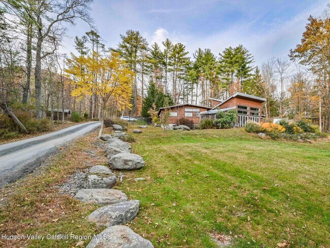 Building Photo - 36 Summers Ln