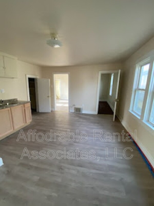 1542 S 9th St Unit Lower, Milwaukee, WI 53204 Condo for Rent in Milwaukee, WI