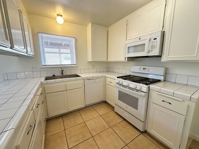 Foto del edificio - 3 Bdrm/2.5 Bath in Criterion Townhomes Com...