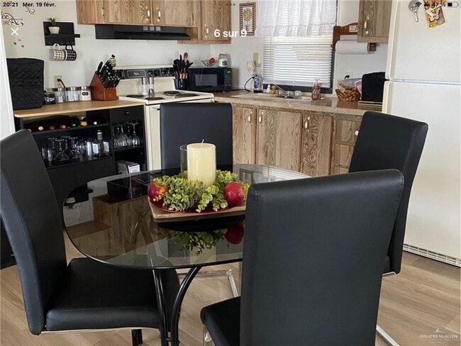 Building Photo - 7 Ash St