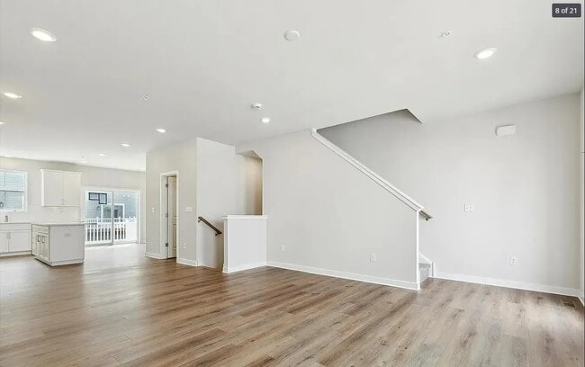 Photo - 5 E Front St House