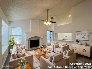 Foto del edificio - 10207 Raven Field Dr