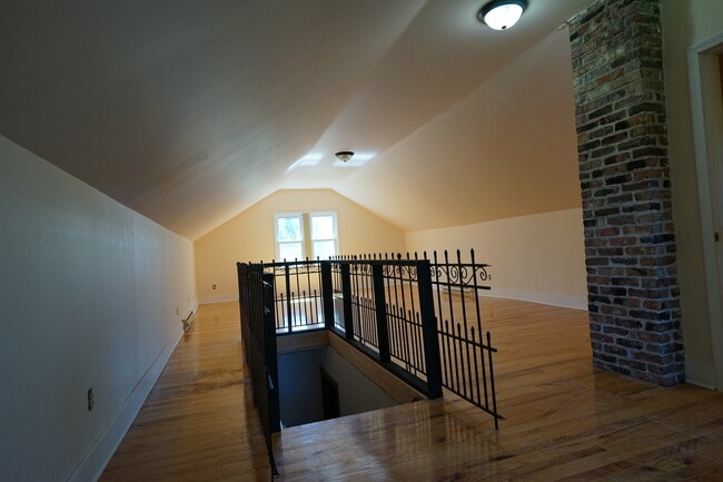 Building Photo - 1652 Ethel Ave