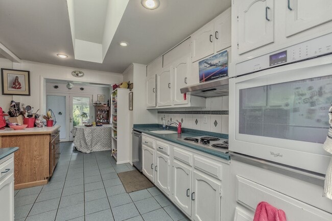 Building Photo - 1108 Carper St