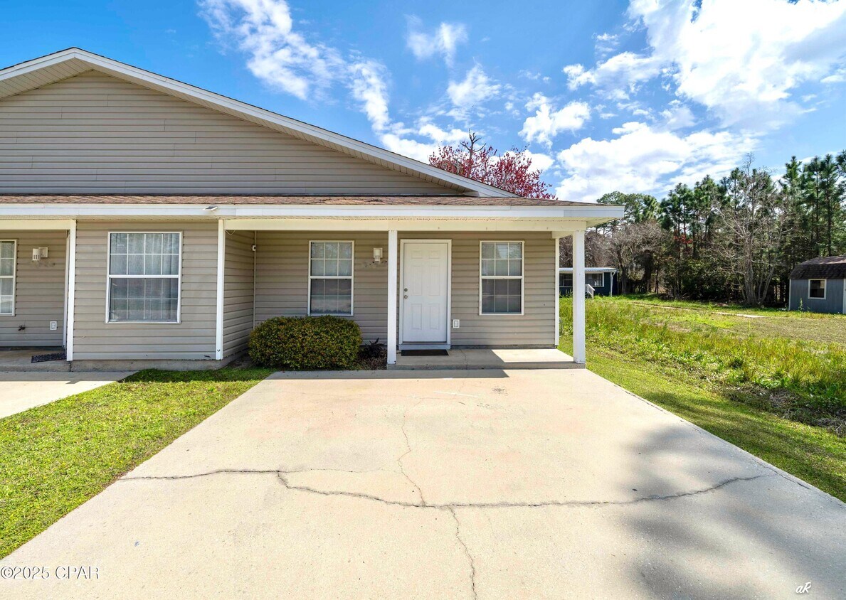 Foto principal - 2625 Lagoon Knoll Dr