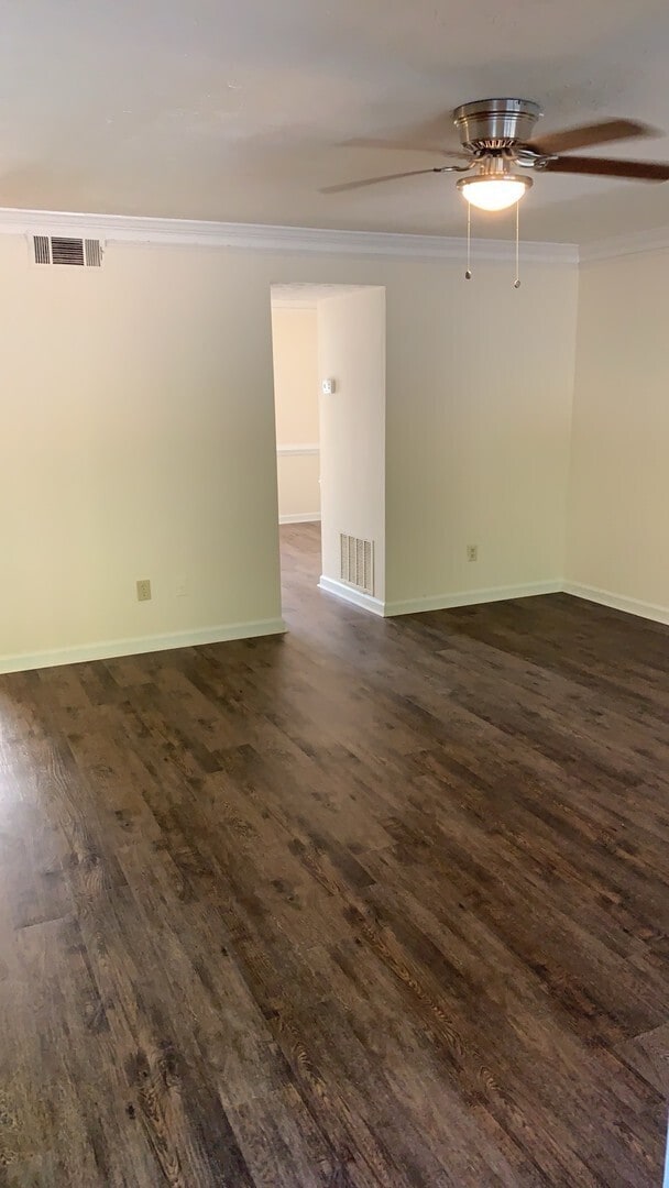 Building Photo - 2170 Kings Gate Cir SW
