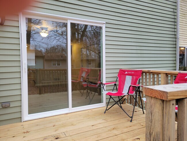 Building Photo - 15 Yorktown Ct