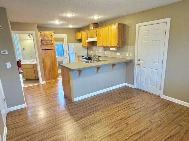 Foto del edificio - Boise Neighborhood 2-Story with A/C, Attached Garage, Fenced Backyard