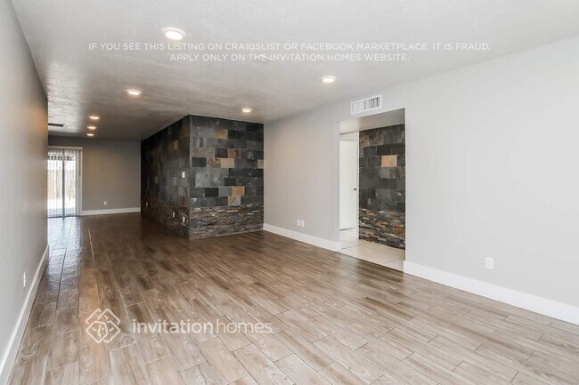 Foto del edificio - 2320 E Holmes Ave