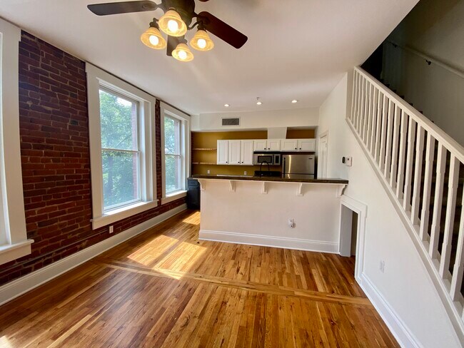 Main Floor - 3211 Zuni St