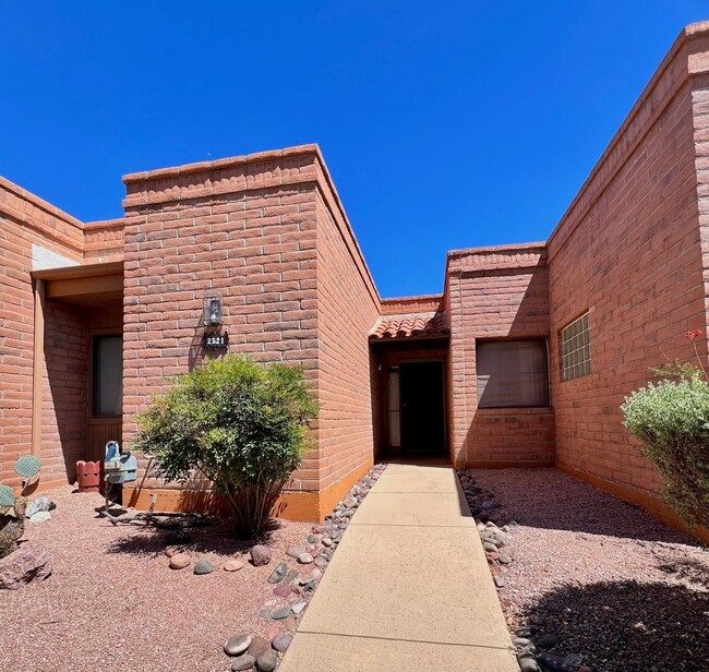 Building Photo - 2521 S Calle De Humes