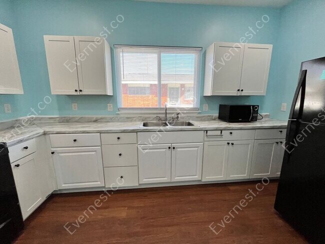 Foto del edificio - 3702 4th Ave