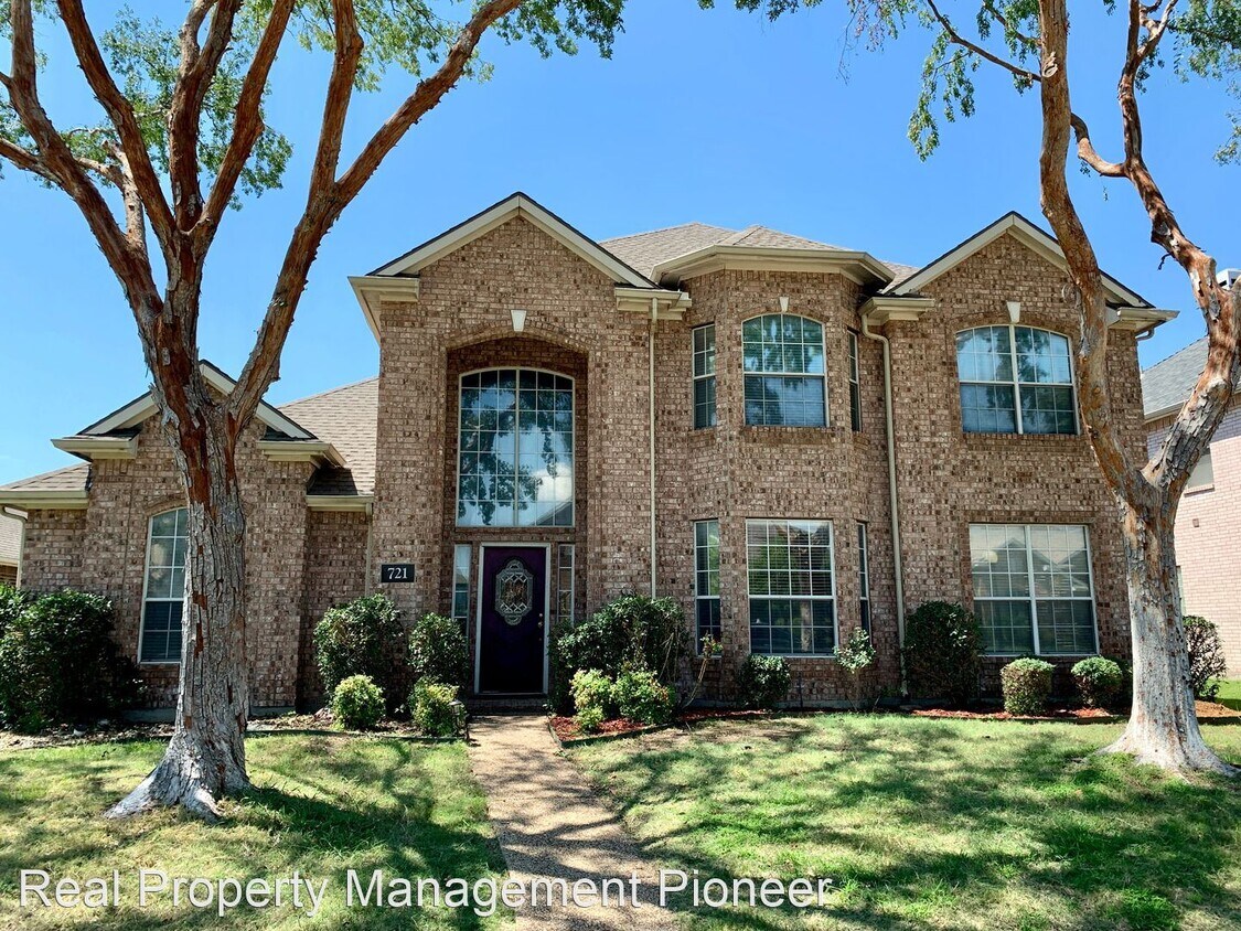 Primary Photo - 5 br, 3 bath House - 721 Cresthaven Rd.
