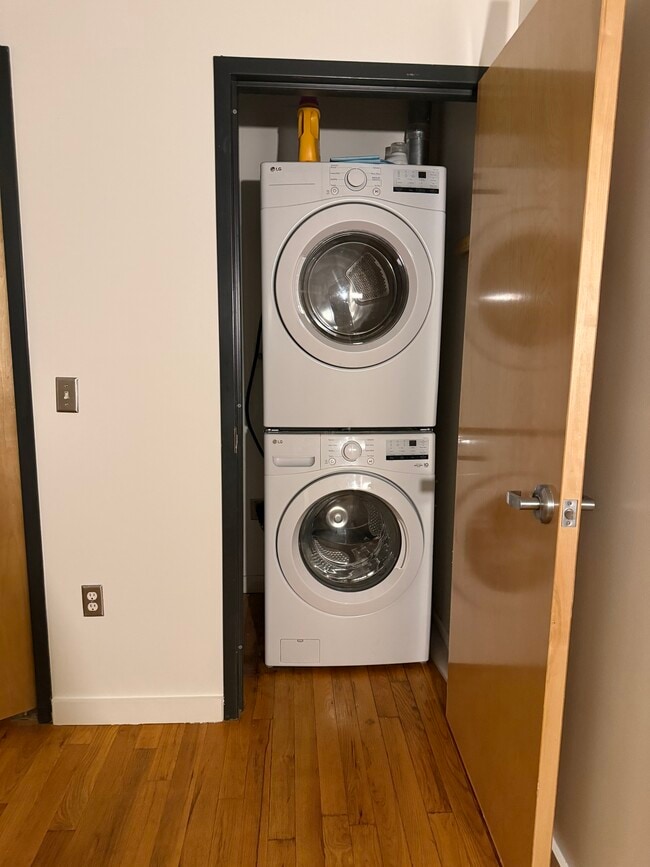 Building Photo - 1350 Rosa L Parks Blvd