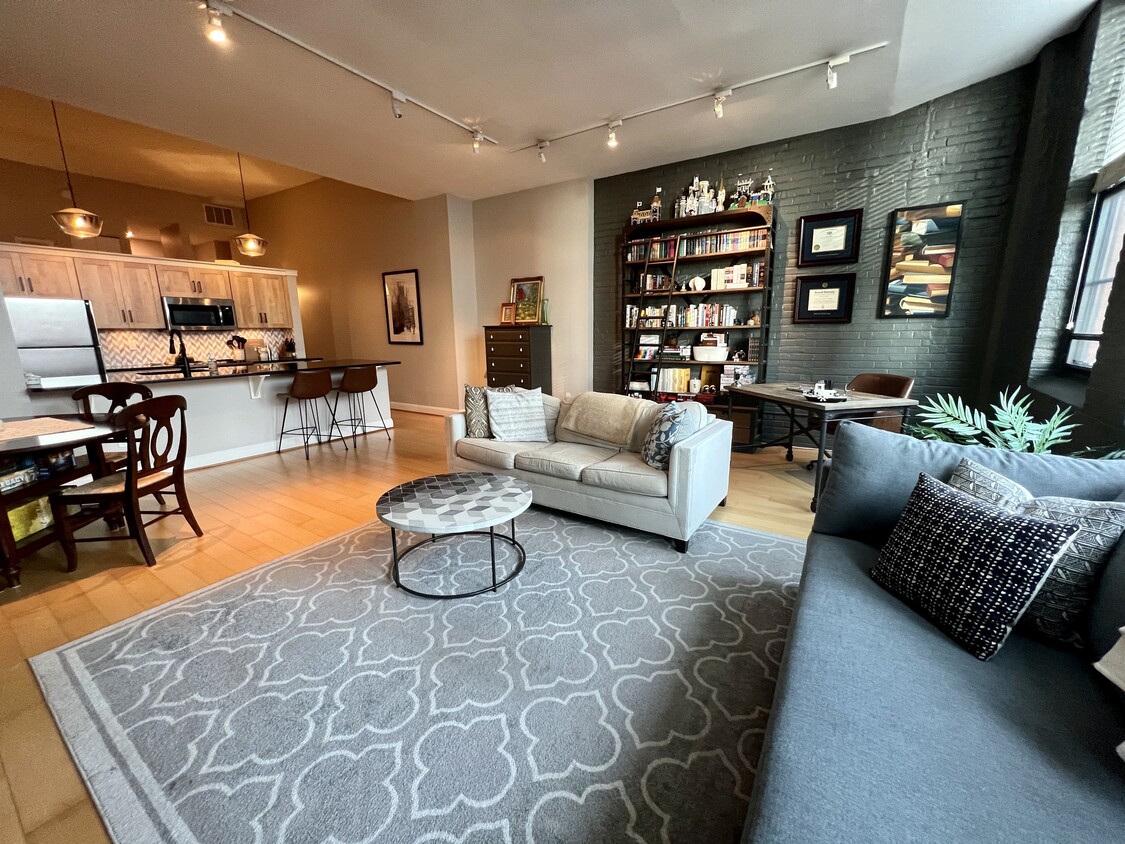 Foto principal - 2429 Locust St