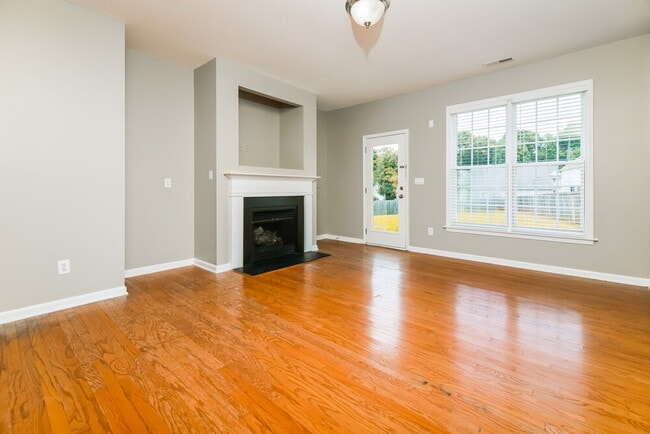 Building Photo - 141 Hutson Ln