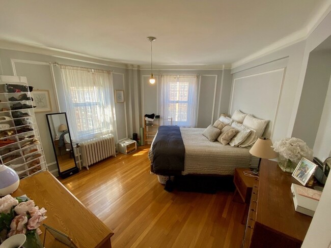 Foto del edificio - 1423 Beacon St