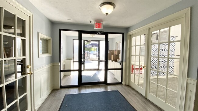Building Photo - 272 Willard St