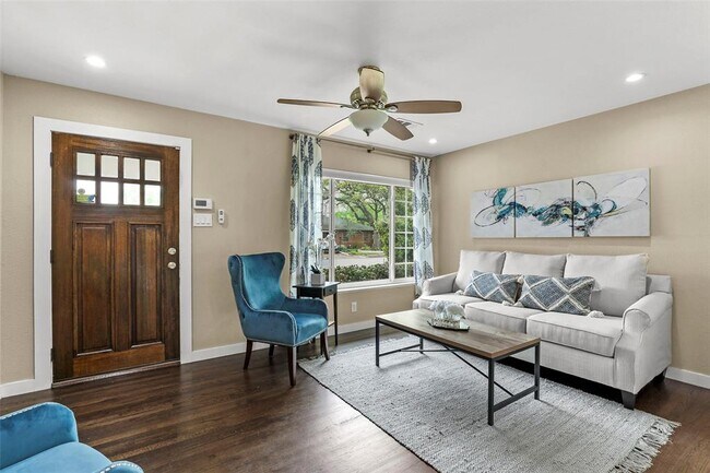 Foto del edificio - 2338 Crest Ridge Dr