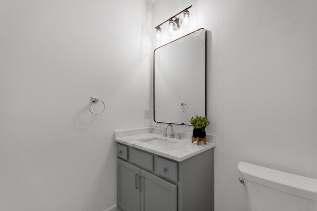 Foto del edificio - 1260 Lullwater Park Cir