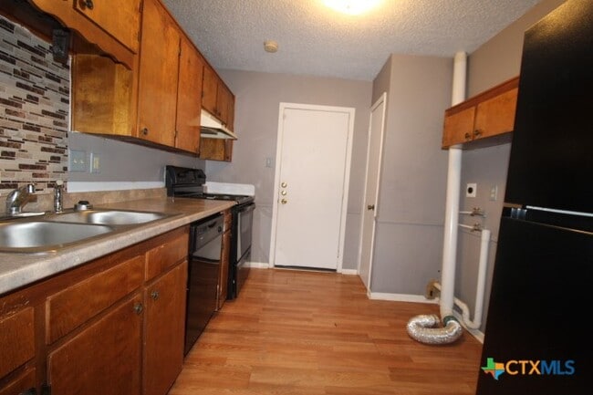 Building Photo - 308 Bonnie Ln