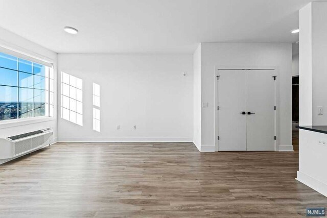 Building Photo - 520 Cliff Street Unit 416