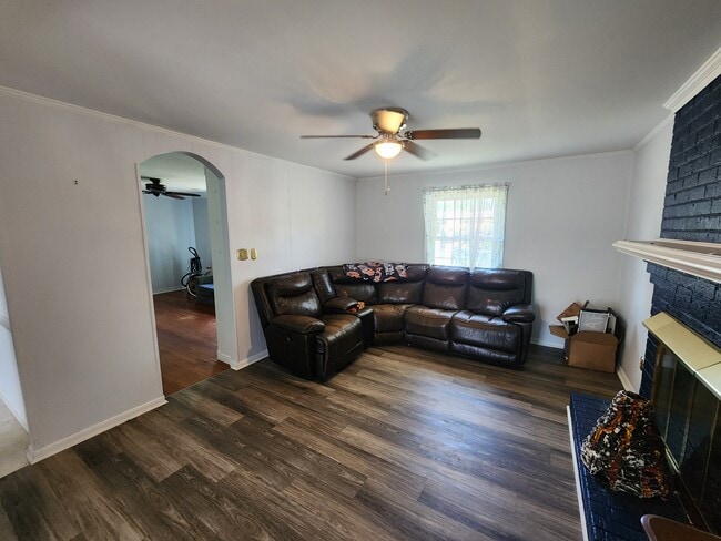 Building Photo - 8176 Surrey Ct