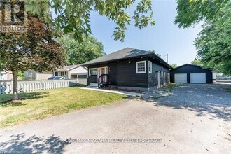 Building Photo - 25 Meadowvale Dr