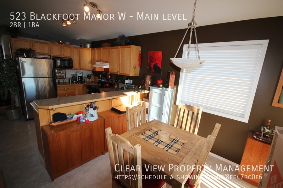 Photo principale - ? All-Inclusive 2-Bedroom Main Floor Suite...