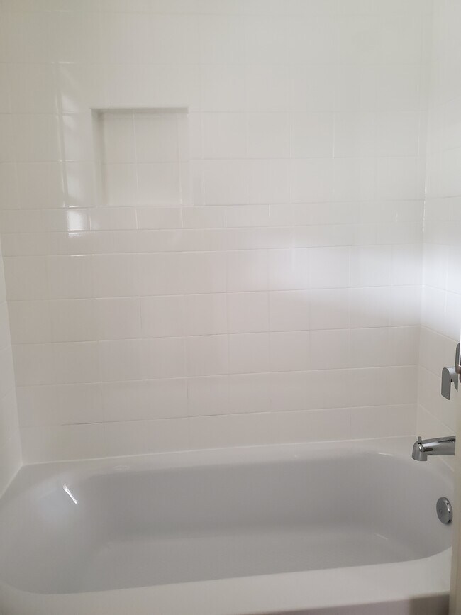 New Tub - 1475 Rubenstein Ave