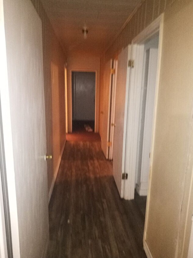 Foto principal - 1423 Airport Rd