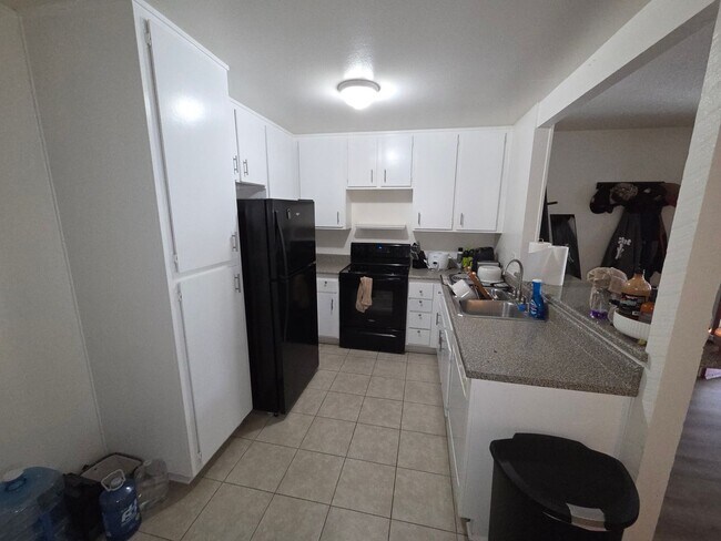 Foto del edificio - Spacious 2 Bedroom 2 Bath Upstairs Condominium