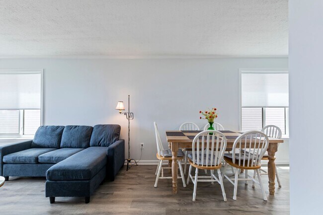 Foto del edificio - Winter rental! Renovated Condo in North My...