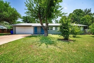 Building Photo - 2502 Cypress Ln