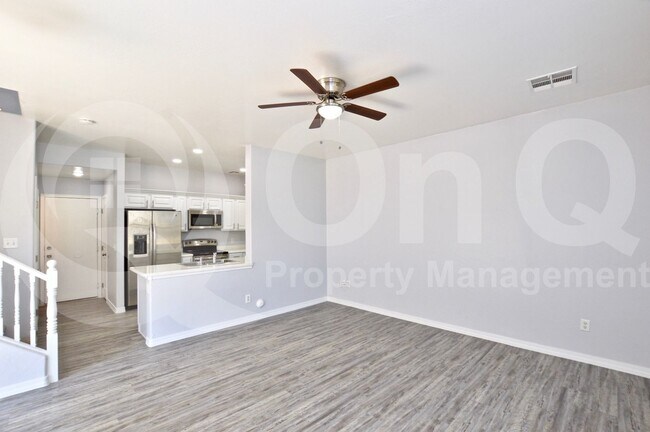 Foto del edificio - 1543 S Longspur Ln