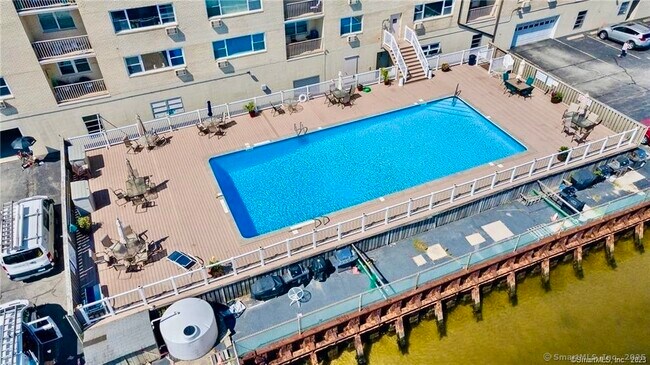 Foto del edificio - 292 Pequot Ave