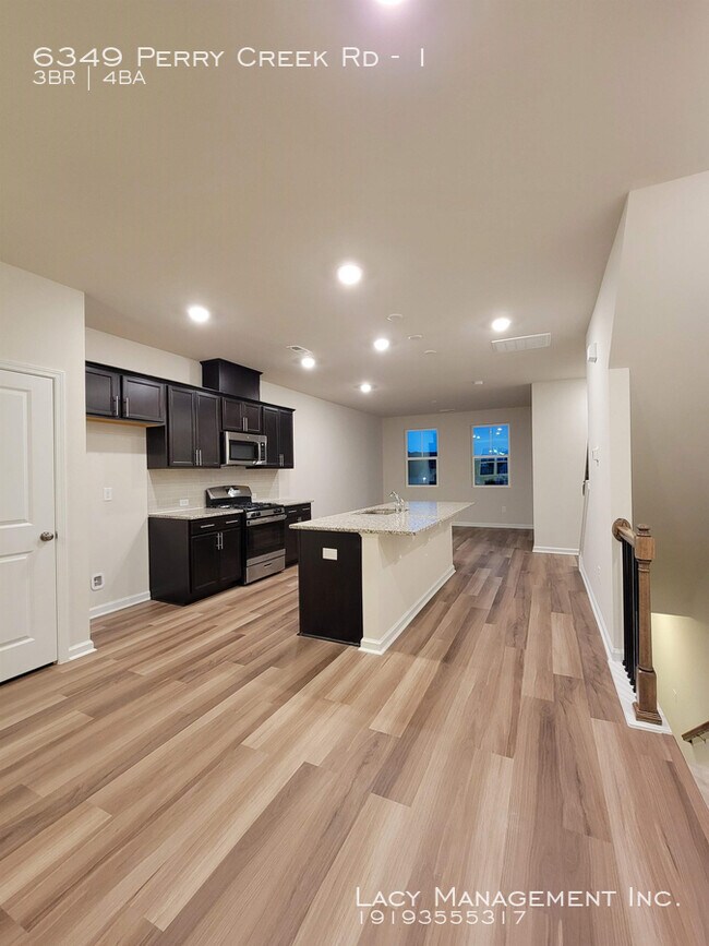 Foto del edificio - 6349 Perry Creek Rd