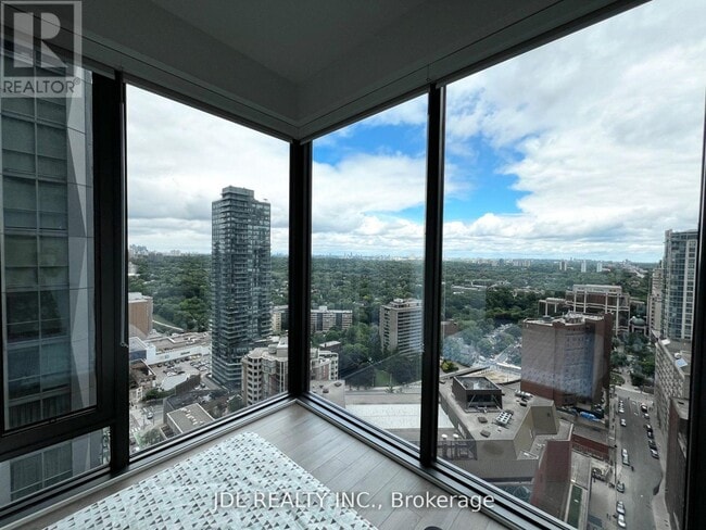 Building Photo - 8-2608 Cumberland St